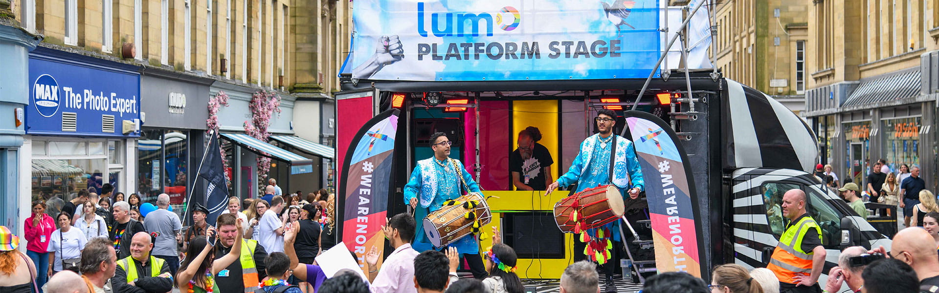 Lumo platform stage